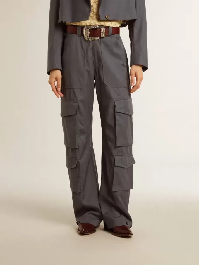 Damen-Cargohose aus babyblauer Wolle