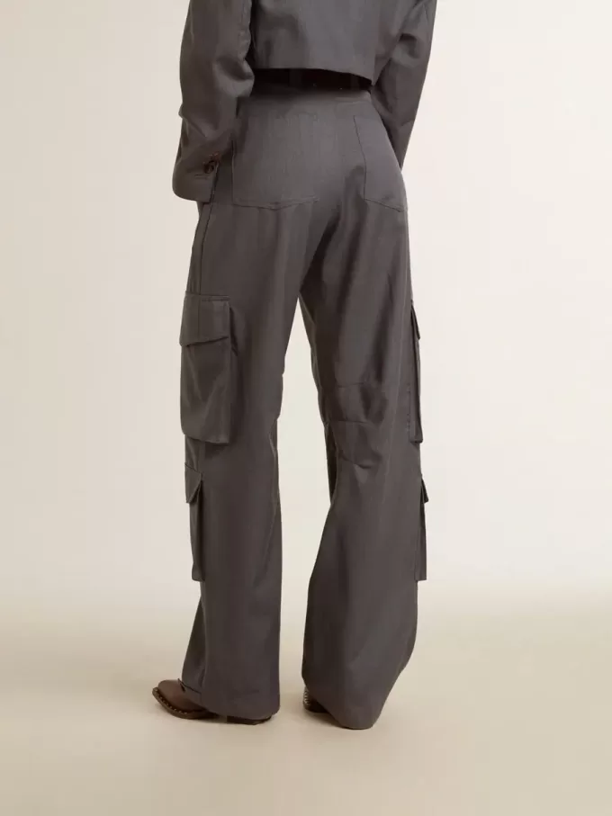 Damen-Cargohose aus babyblauer Wolle