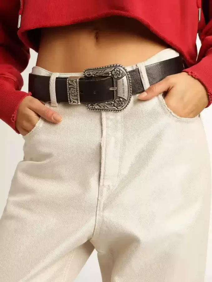 Damen-Gürtel aus schwarzem Leder mit Nieten Damen-Gürtel aus schwarzem Leder mit Nieten