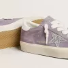 Damen-Hi-Star aus violettem Wildleder mit silbernem Glitzerstern Damen-Hi-Star aus violettem Wildleder mit silbernem Glitzerstern