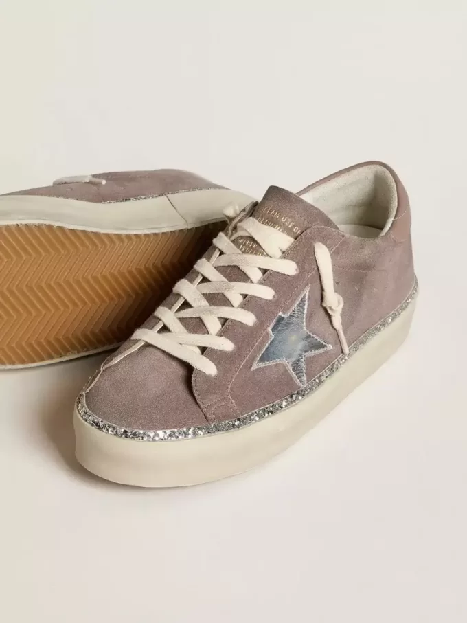 Damen-Hi-Star aus Wildleder mit silbernem Lederstern und Leder-Fersenlasche Damen-Hi-Star aus Wildleder mit silbernem Lederstern und Leder-Fersenlasche