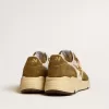 Damen-Laufsohle aus braunem Wildleder und Mesh mit goldenem Glitzerstern Damen-Laufsohle aus braunem Wildleder und Mesh mit goldenem Glitzerstern