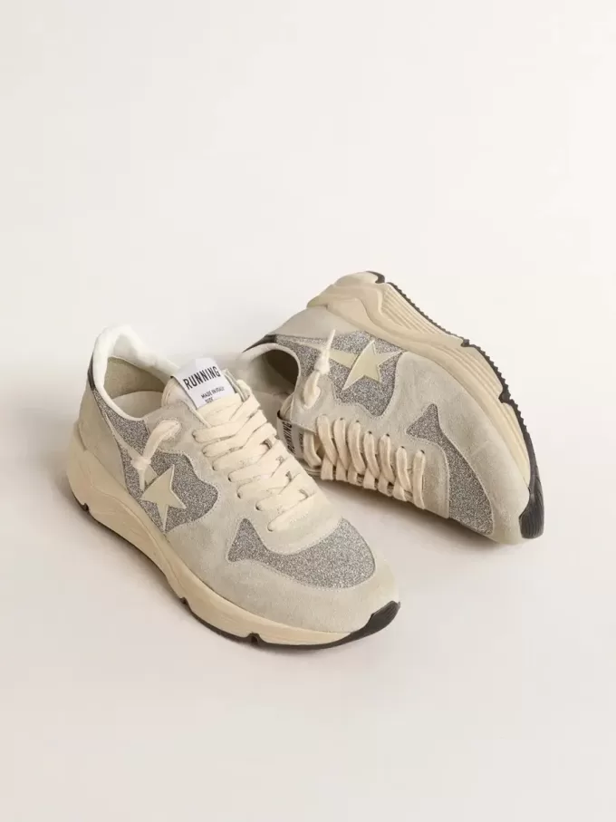 Damen-Laufsohle mit Swarovski-Kristallen und elfenbeinfarbenem Stern verziert Damen-Laufsohle mit Swarovski-Kristallen und elfenbeinfarbenem Stern verziert