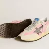 Damen-Marathon aus rosa Nylon und beigem Wildleder mit schwarzem Sternaufdruck