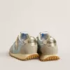 Damen-Marathon mit hellblauem Nylon-Obermaterial und pastellblauem Stern