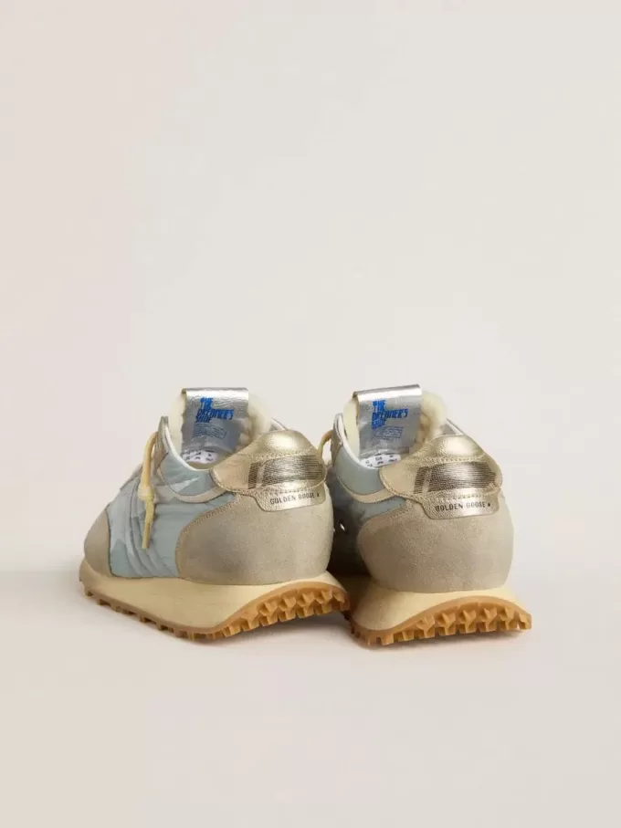 Damen-Marathon mit hellblauem Nylon-Obermaterial und pastellblauem Stern
