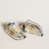 Damen-Marathon mit silbernem Ripstop-Nylon-Obermaterial und goldenem Stern Damen-Marathon mit silbernem Ripstop-Nylon-Obermaterial und goldenem Stern