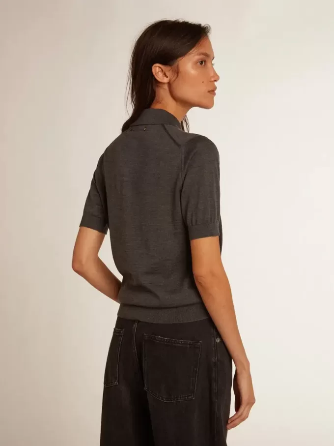 Damen-Poloshirt aus anthrazitfarbener Merinowolle Damen-Poloshirt aus anthrazitfarbener Merinowolle