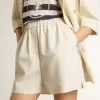Damen-Shorts aus Wollmischung mit weißen und grauen Nadelstreifen