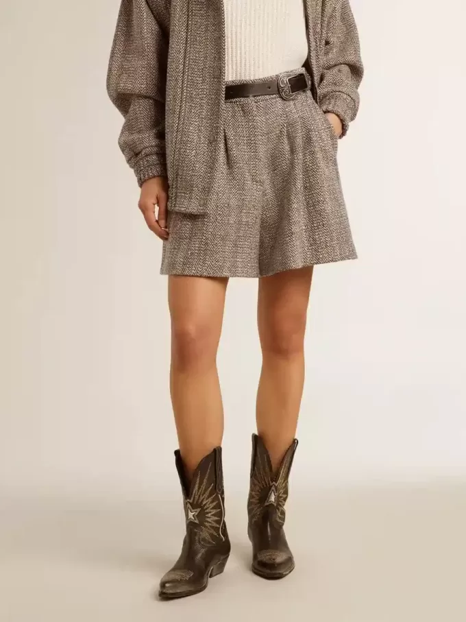 Damen-Shorts in Ecru-Braun aus Wollstoff mit Fischgrätenmuster