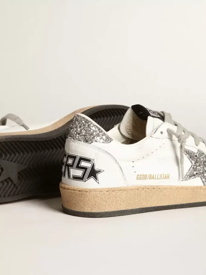 Damen-Sneaker „Ball Star” aus Nappaleder mit weißem Stern und glitzernder Fersenlasche