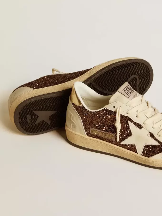 Damen-Sneaker „Ball Star” in Glitzeroptik mit Lederstern und metallischer Lederlasche am Fersenbereich