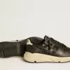 Damen-Sneaker „Running Sole” in Schwarz mit Glitzer, Lederstern und Fersenlasche aus Nubukleder Damen-Sneaker „Running Sole” in Schwarz mit Glitzer, Lederstern und Fersenlasche aus Nubukleder