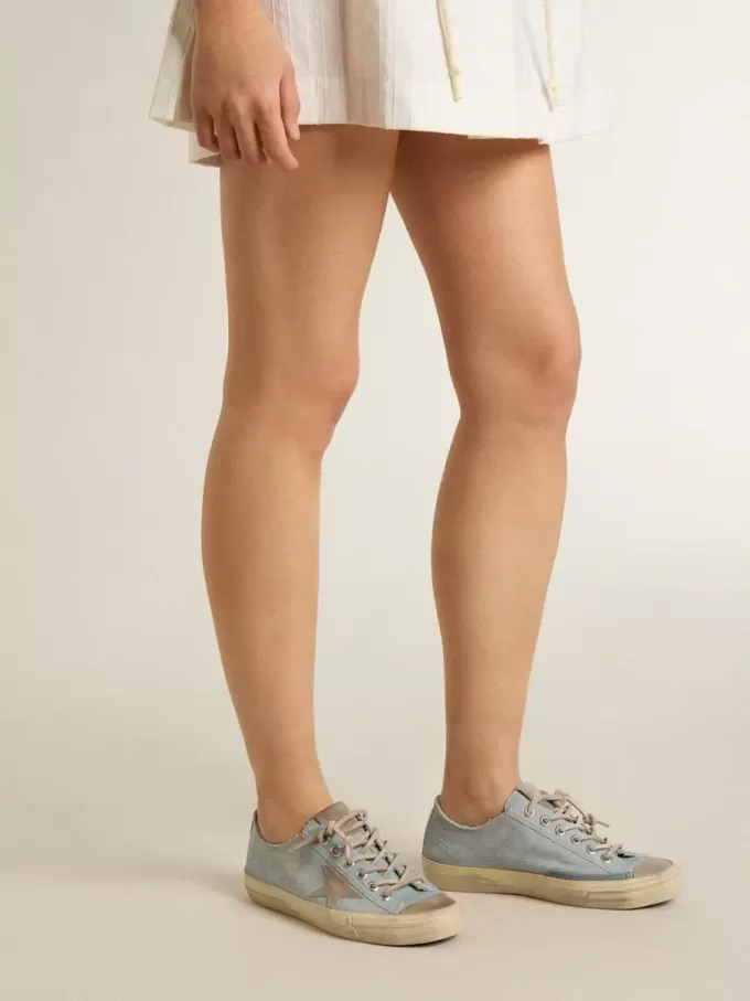 Damen-Sneaker V-Star aus hellblauem Canvas mit taubengrauem Lederstern Damen-Sneaker V-Star aus hellblauem Canvas mit taubengrauem Lederstern
