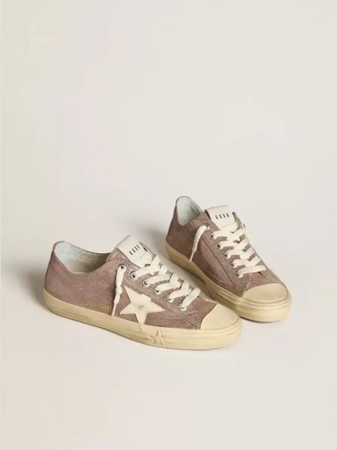 Damen-Sneaker „V-Star” aus hellbraunem Metallic-Wildleder mit cremefarbenem Lederstern Damen-Sneaker „V-Star” aus hellbraunem Metallic-Wildleder mit cremefarbenem Lederstern
