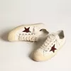 Damen-Sneaker V-Star aus weißem Nappaleder mit rotem Glitzerstern Damen-Sneaker V-Star aus weißem Nappaleder mit rotem Glitzerstern
