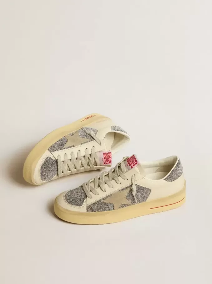 Damen-Stardan aus Wildleder mit sandfarbenem Stern und silbernen Swarovski-Kristalleinsätzen