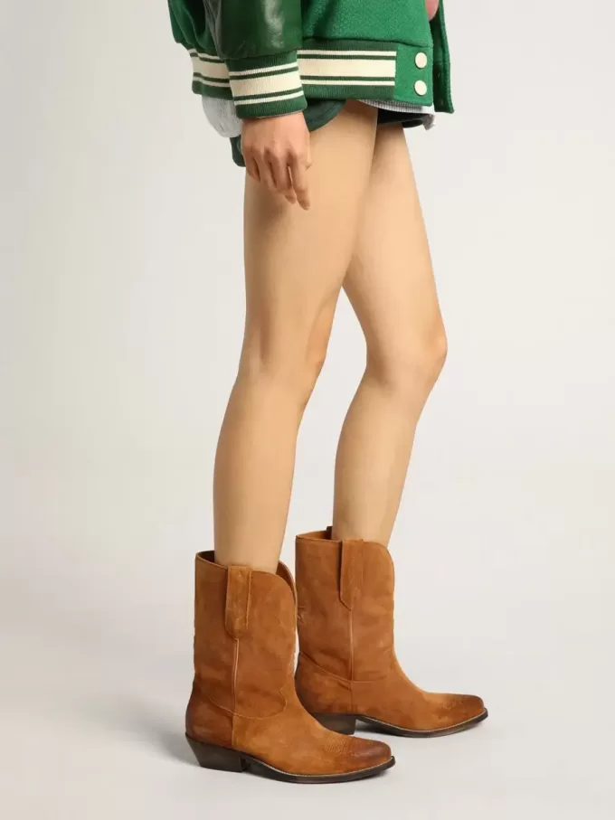 Damen-Stiefeletten aus tabakfarbenem Wildleder mit eingearbeitetem Stern Damen-Stiefeletten aus tabakfarbenem Wildleder mit eingearbeitetem Stern