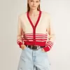 Damen-Strickjacke in Creme mit roten Streifen Damen-Strickjacke in Creme mit roten Streifen