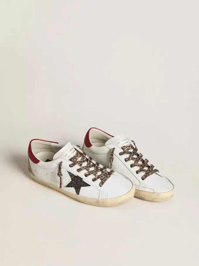 Damen-Super-Star aus Nappa mit Glitzerstern und rotem Nappa-Fersenriemen Damen-Super-Star aus Nappa mit Glitzerstern und rotem Nappa-Fersenriemen