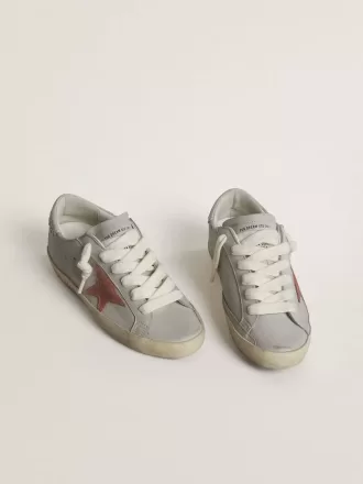 Damen-Super-Star LTD aus grauem Leder mit ziegelrotem Wildlederstern