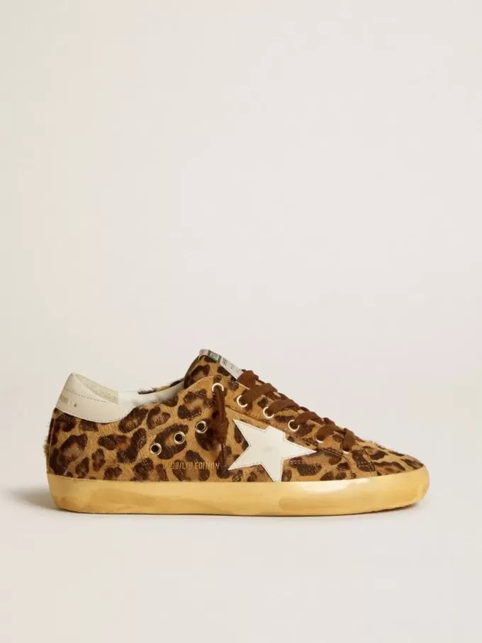 Damen-Super-Star LTD aus Ponyfell mit Leopardenmuster, Lederstern und Fersenlasche