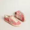 Damen-Super-Star LTD aus rotem Wildleder mit silbernem Stern und Lederlasche am Absatz Damen-Super-Star LTD aus rotem Wildleder mit silbernem Stern und Lederlasche am Absatz