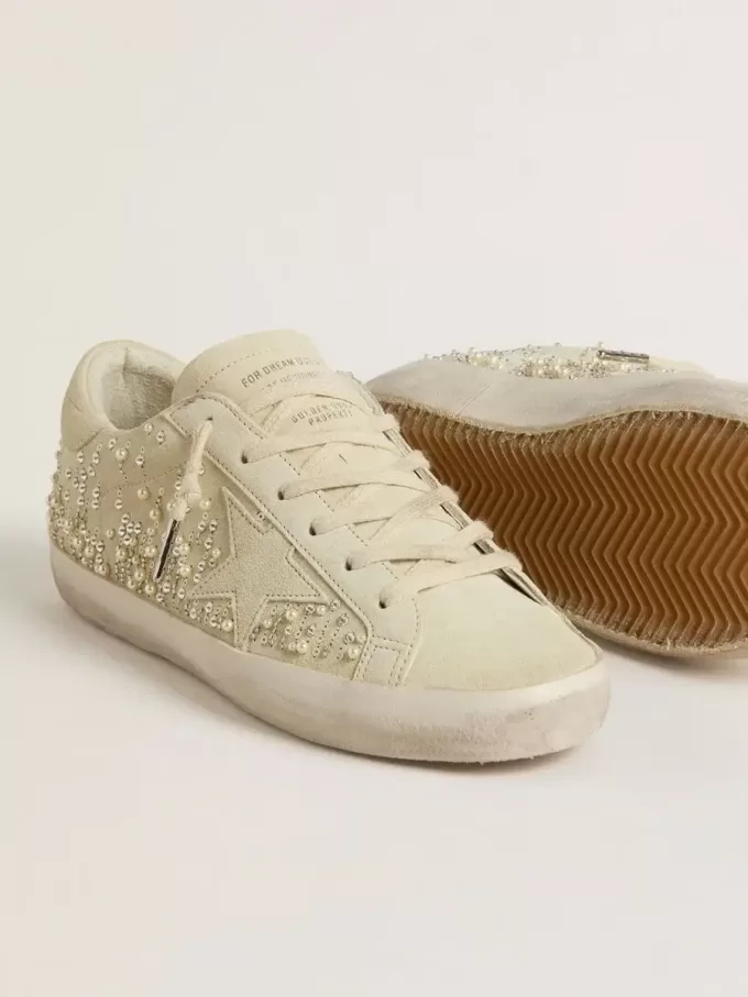 Damen-Superstar aus beigem Wildleder mit Perlen und Swarovski-Kristallen