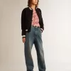 Damen-T-Shirt mit weißen und roten Streifen und Stickerei auf der Vorderseite Damen-T-Shirt mit weißen und roten Streifen und Stickerei auf der Vorderseite