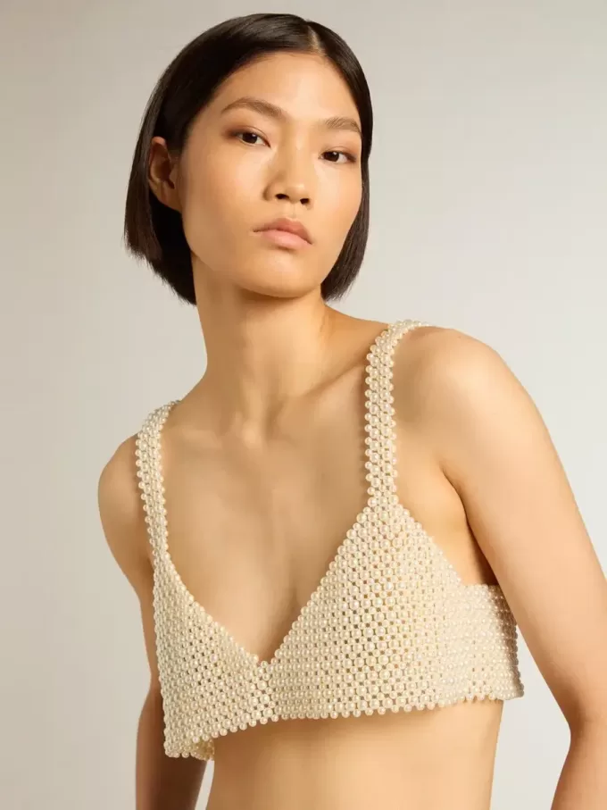 Damen-Top mit Perlenkette Damen-Top mit Perlenkette