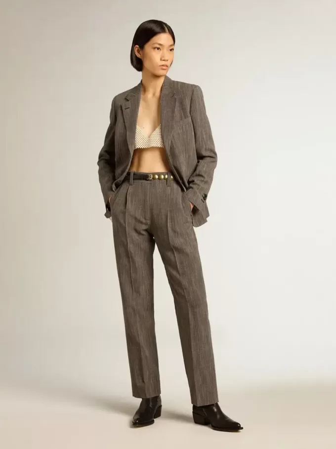Damen-Top mit Perlenkette Damen-Top mit Perlenkette