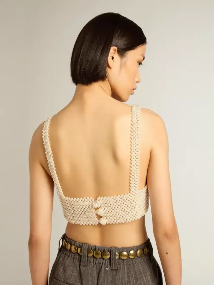 Damen-Top mit Perlenkette Damen-Top mit Perlenkette