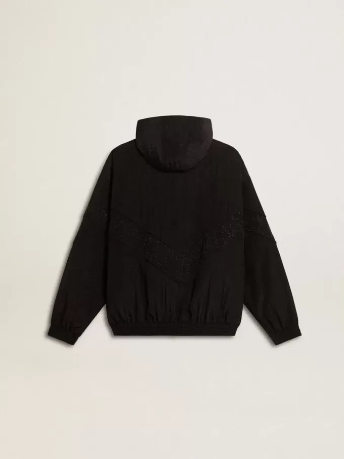 Damen-Windjacke aus schwarzem Nylon mit Ton-in-Ton-Kristallen Damen-Windjacke aus schwarzem Nylon mit Ton-in-Ton-Kristallen