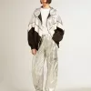 Damen-Windjacke aus silbernem und schwarzem Funktionsstoff Damen-Windjacke aus silbernem und schwarzem Funktionsstoff