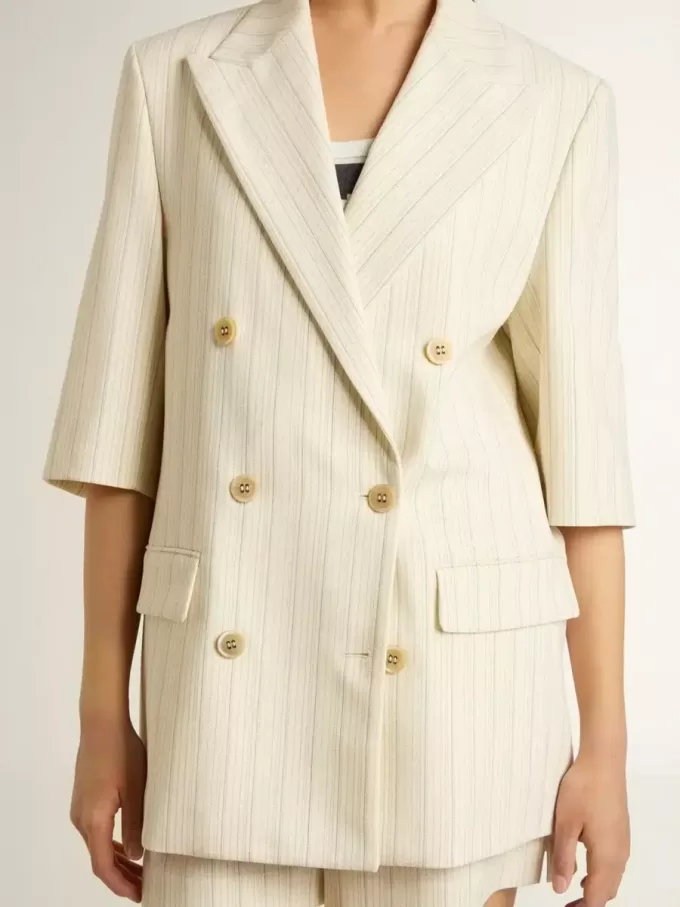 Damenblazer aus weiß-grauer Wollmischung mit Nadelstreifen und kurzen Ärmeln Damenblazer aus weiß-grauer Wollmischung mit Nadelstreifen und kurzen Ärmeln