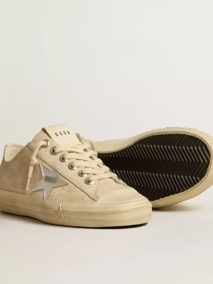 Damenmodell V-Star aus perlfarbenem Wildleder mit silbermetallischem Lederstern