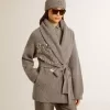 Damenstrickjacke aus grau melierter Wolle mit Stickerei auf der Vorderseite