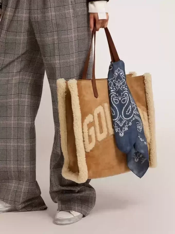 Denimblauer Schal aus der Golden Collection mit Paisley-Muster
