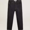 Dunkelblaue Herrenjeans aus einmal gewaschenem Denim Dunkelblaue Herrenjeans aus einmal gewaschenem Denim