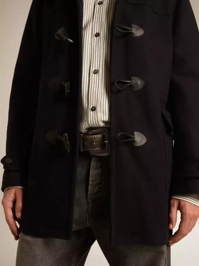 Dunkelblauer Dufflecoat aus Wolle mit Kapuze und Knebelverschluss Dunkelblauer Dufflecoat aus Wolle mit Kapuze und Knebelverschluss