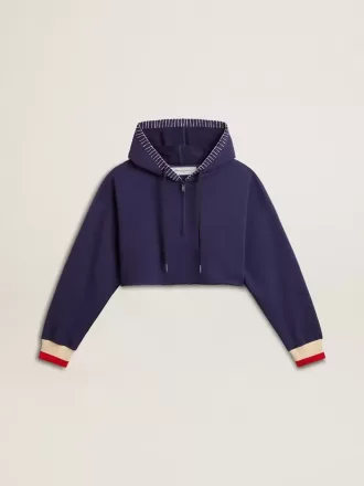 Dunkelblaues, kurz geschnittenes Sweatshirt mit Reißverschluss und bestickter Kapuze