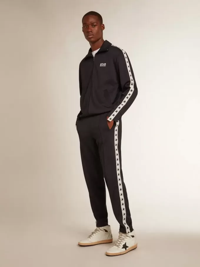 Dunkelblaues Sweatshirt mit weißem Streifen und kontrastierenden blauen Sternen