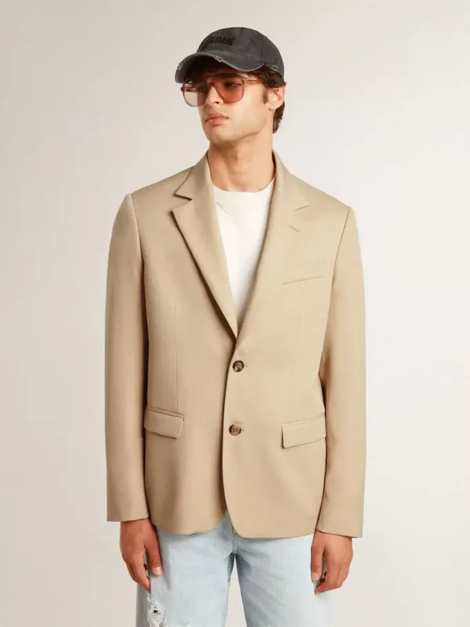 Einreihiger Blazer in Sandfarbe mit Hornknöpfen Einreihiger Blazer in Sandfarbe mit Hornknöpfen
