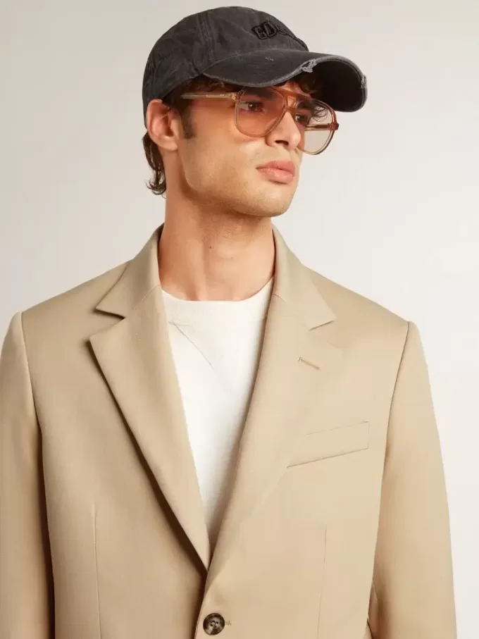 Einreihiger Blazer in Sandfarbe mit Hornknöpfen Einreihiger Blazer in Sandfarbe mit Hornknöpfen