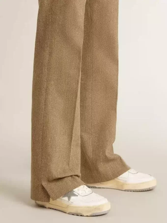 Forty2 für Damen mit grauem Stern und weißer Lederferse