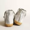 Francy für Damen aus weißem Wildleder mit schwarzem Lederstern und silberner Swarovski-Kristallzunge Francy für Damen aus weißem Wildleder mit schwarzem Lederstern und silberner Swarovski-Kristallzunge