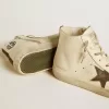 Francy Penstar aus Nappaleder mit schwarzem Wildlederstern und Fersenlasche aus Baumwolle Francy Penstar aus Nappaleder mit schwarzem Wildlederstern und Fersenlasche aus Baumwolle