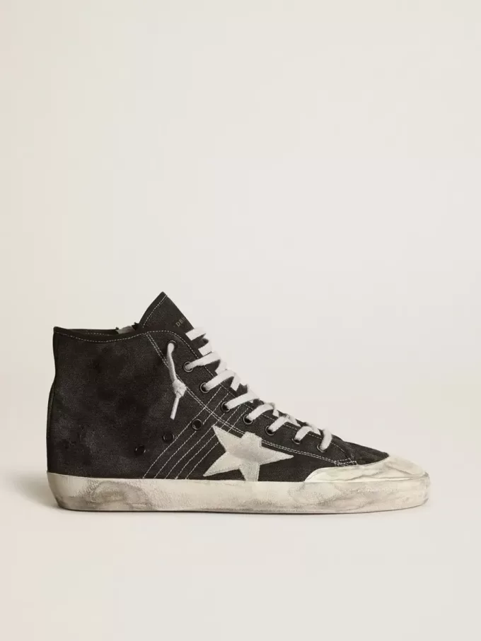 Francy Penstar aus schwarzem Canvas mit weißem Wildlederstern und schwarzer Wildleder-Fersenlasche Francy Penstar aus schwarzem Canvas mit weißem Wildlederstern und schwarzer Wildleder-Fersenlasche
