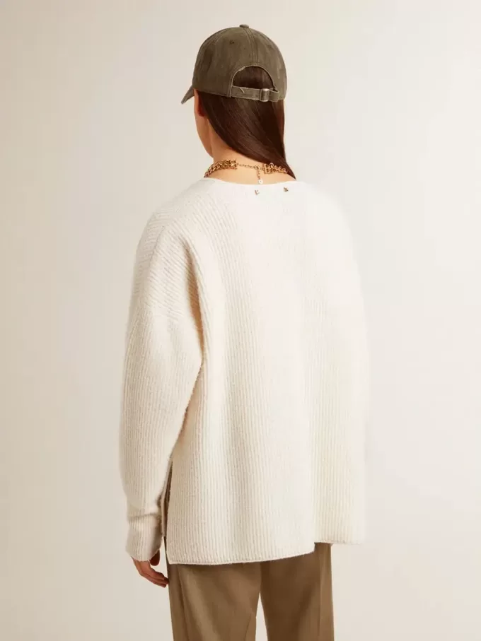 Gerippter Wollpullover mit V-Ausschnitt und Kordelzug mit Quasten