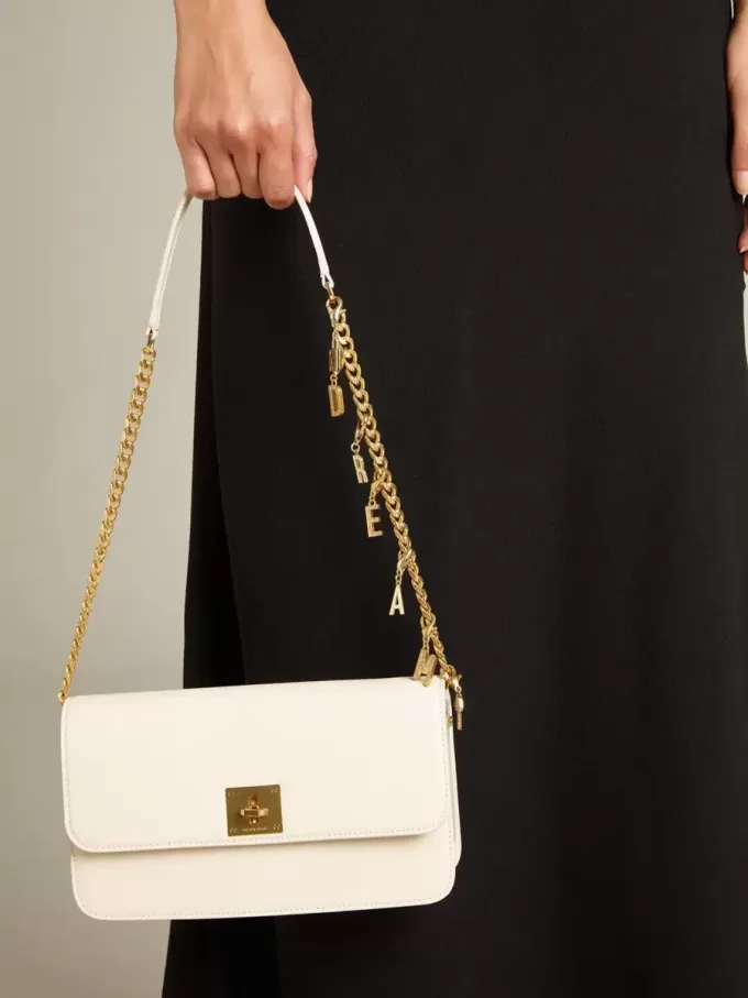 Gioia Tasche aus butterfarbenem Leder mit Golddetails